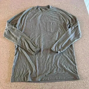 Huk Performance Fishing T Shirt Mens Size Med Long Sleeve Soft Gray